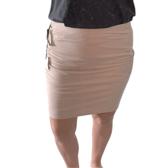 Leith Nordstrom Classic Tan/ Nude Skirt- Size Medium New With Tag - Picture 1 of 9